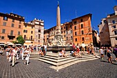Italien, Latium, Rom, Piazza della Rotonda (Rotundenplatz) in der Nähe des Pantheons