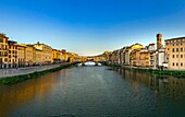 Italy, Tuscany, Florence, historic centre listed as World Heritage by UNESCO, Ponte Vecchio on the Arno River