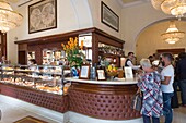 Italy, Tuscany, Florence, historic centre listed as World Heritage by UNESCO, Da Scudieri pastries