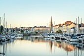 Frankreich, Ille et Vilaine, Redon, der Hafen bei Sonnenuntergang