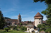 Frankreich, Jura, Poligny, die Collegiale Saint Hippolyte und der Turm der Sergenterie