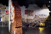 Frankreich, Calvados, Caen, das Friedensdenkmal, besetztes Frankreich, Rekonstruktion eines Graffiti gegen Laval