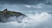 Frankreich, Morbihan, St-Pierre-Quiberon, die wilde Küste und die Spitze von Percho an einem stürmischen Tag