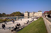 France, Paris, Luxembourg Garden, the basin and the Luxembourg Palace housing the Senate