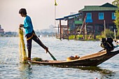 Myanmar (Burma), Shan State, Inle Lake, Sinful