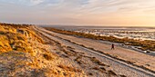 Frankreich, Somme, Baie de Somme, Le Crotoy, der Crotoy Strand und die Baie de Somme von den Dünen aus gesehen, die die Bucht säumen