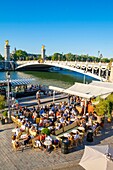 Frankreich, Paris, von der UNESCO zum Weltkulturerbe erklärtes Gebiet, Seine-Ufer, die Neuen Ufer vor der Brücke Alexander III.