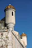Frankreich, Alpes Maritimes, Menton, der Hafen, die von den Fürsten von Monaco im 17. Jahrhundert erbaute Bastion, Museum von Menton, das Jean Cocteau gewidmet ist, Wachturm