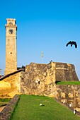 Sri Lanka, Südprovinz, Galle, Galle Fort oder Dutch Fort, das von der UNESCO zum Weltkulturerbe erklärt wurde, die Festungsmauern und der Uhrenturm
