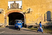 Sri Lanka, Südprovinz, Galle, Galle Fort oder Dutch Fort, von der UNESCO zum Weltkulturerbe erklärt, Nationales Schifffahrtsmuseum im alten Lagerhaus der Niederländischen Ostindien-Kompanie und altes Tor des Forts