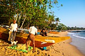 Sri Lanka, Südprovinz, Tangalle, Strand in der Nähe des Fischereihafens