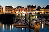 Frankreich, Seine Maritime, Pays de Caux, Cote d'Albatre, Dieppe, der Hafen und der Quai Henri IV