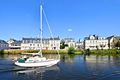 Frankreich, Calvados, Caen, Canal de Caen à la mer (Kanal von Caen zum Meer) und Abbaye aux Dames (Abtei der Frauen)