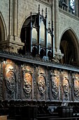 Frankreich, Paris, UNESCO-Welterbe, Ile de la Cite, Kathedrale Notre Dame, der Chor, das Chorgestühl und die kleine Orgel