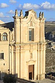 Italien, Basilikata, Matera, Kulturhauptstadt Europas 2019, von der UNESCO zum Weltkulturerbe erklärte troglodytische Altstadt, Sassi di Matera, Sasso Barisano, Augustinerkloster (Sant'Agostino) mit Kirche aus dem 16.