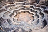 Sri Lanka, nördliche Zentralprovinz, archäologische Stätte von Polonnaruwa, UNESCO-Weltkulturerbe, Lotus-Teich mit acht Steinblättern