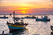 Sri Lanka, Northern province, Jaffna, sunset over the fishing harbour