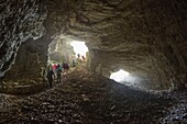 Frankreich, Isere, Trieves, Massiv Devoluy, Wanderung zur Höhle von Fetoure, im Inneren der Höhle