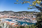 Frankreich, Alpes Maritimes, Nizza, von der UNESCO zum Weltkulturerbe erklärt, der alte Hafen oder Hafen Lympia von der Colline du Château