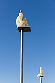 Frankreich, Alpes Maritimes, Nizza, von der UNESCO zum Weltkulturerbe erklärt, Place Massena, hockende Statue des Werkes ''Conversation in Nice '' des katalanischen Künstlers Jaume Plensa