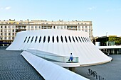 Frankreich, Seine Maritime, Le Havre, von Auguste Perret wiederaufgebaute Stadt, von der UNESCO zum Weltkulturerbe erklärt, Raum Niemeyer, Kleiner Vulkan, entworfen von Oscar Niemeyer, Bibliothek