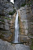 Frankreich, Isere, Massif du Vercors, Regionaler Naturpark, der Canyon des Ecouges Wasserfall, ein Ort für diese alpine Aktivität