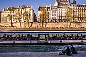 Frankreich, Paris, von der UNESCO zum Weltkulturerbe erklärtes Seine-Ufer, Quai d'Orléans auf der Ile Saint-Louis und Quai de la Tournelle