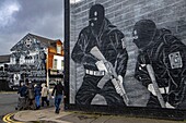 Vereinigtes Königreich, Nordirland, Ulster, Grafschaft Antrim, Belfast, Loyalistische Wandmalereien im Hafengebiet von East Belfast