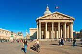 France, Paris, Latin Quarter, Pantheon (1790) neoclassical style, building in the shape of a Greek cross built by Jacques Germain Soufflot and Jean Baptiste Rondelet
