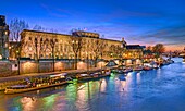 Frankreich, Paris, von der UNESCO zum Weltkulturerbe erklärtes Gebiet, Seine-Ufer, Quai de Conti, die Münzanstalt, in der Jean de La Fontaine verkehrte