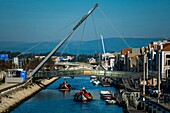 Portugal, Aveiro, farbenfrohe Boote (barcos moliceiros), die traditionell für die Seegrasernte verwendet werden