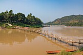Laos, Luang Prabang, confluence mekong river et Nam Khan river