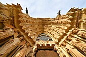 Frankreich, Marne, Reims, Kathedrale Notre Dame, von der UNESCO zum Weltkulturerbe erklärt, Skulptur des lächelnden Engels am linken Portal der Westfassade
