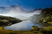 Frankreich, Hautes Alpes, Oisans-Massiv, Nationalpark, Valgaudemar, Lauzon-See und Sirac (3441m)