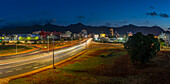 Blick auf Lichterketten und Skyline von Port Louis in der Abenddämmerung, Port Louis, Mauritius, Indischer Ozean, Afrika