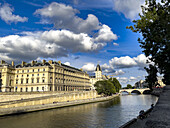 Seine-Ufer, Ile de la Cite und Palais de Justice, Paris, Frankreich, Europa