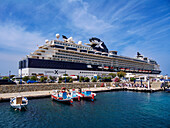 Kreuzfahrtschiff im Neuen Hafen von Mykonos, Insel Mykonos, Kykladen, Griechische Inseln, Griechenland, Europa