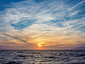 Sonnenuntergang nahe der Küste der Insel Mykonos, Kykladen, Griechische Inseln, Griechenland, Europa