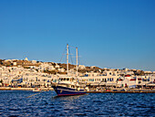 Alter Hafen von Mykonos und Uferpromenade der Chora, Mykonos-Stadt, Insel Mykonos, Kykladen, Griechische Inseln, Griechenland, Europa