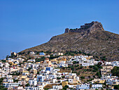 Platanos und mittelalterliche Burg von Pandeli, Agia Marina, Insel Leros, Dodekanes, Griechische Inseln, Griechenland, Europa