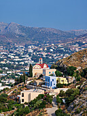 Blick auf die Kirche von Agia Paraskevi, Agia Marina, Insel Leros, Dodekanes, Griechische Inseln, Griechenland, Europa