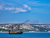 Stilisiertes Touristenschiff am Paradiesstrand, Insel Kos, Dodekanes, Griechische Inseln, Griechenland, Europa