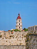 Verteidigungsmauer und Uhrenturm, Mittelalterliche Altstadt, Rhodos-Stadt, Insel Rhodos, Dodekanes, Griechische Inseln, Griechenland, Europa