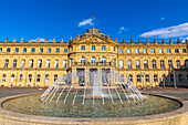 New Palace (Neues Schloss), fountain, Stuttgart, Baden-Wurttemberg state, Germany, Europe