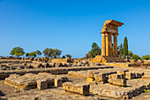 Temple of Castor and Pollux, Valle dei Templi (Valley of Temples), UNESCO World Heritage Site, Hellenic architecture, Agrigento, Sicily, Italy, Mediterranean, Europe