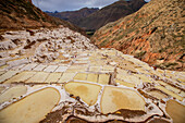 Salzminen von Maras (Salineras de Maras), Peru, Südamerika