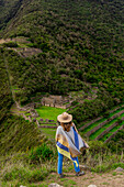 Frau in Choquequirao, Peru, Südamerika