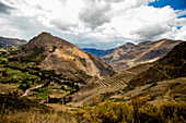 Pisaq aus der Ferne, Heiliges Tal, Peru, Südamerika