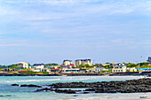 Südliche Küstenlinie der Insel Jeju, Südkorea, Asien