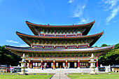 Buddhistischer Tempel Yakcheonsa, 30 Meter hoch, 3305 Quadratmeter groß, der größte Tempel in Asien, Insel Jeju, Südkorea, Asien